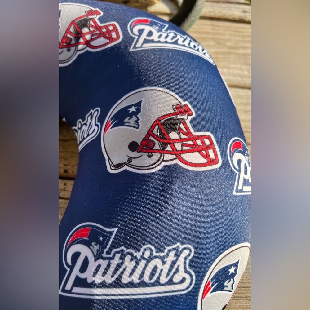 NFL New England‎ Patriots Blue Travel Beaded Neck Pillow - Picture 2 of 3